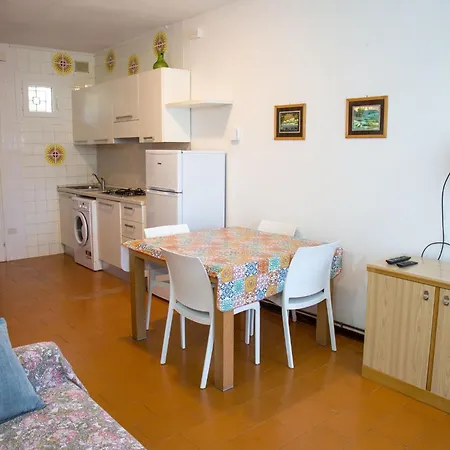 Townhouse With Garden And Easy Access