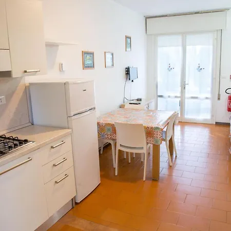 Villa Townhouse With Garden And Easy Access *
