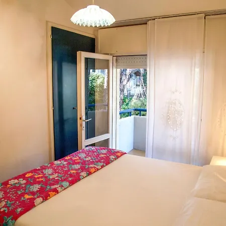 Townhouse With Garden And Easy Access Villa