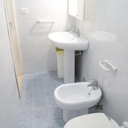 Townhouse With Garden And Easy Access Villa